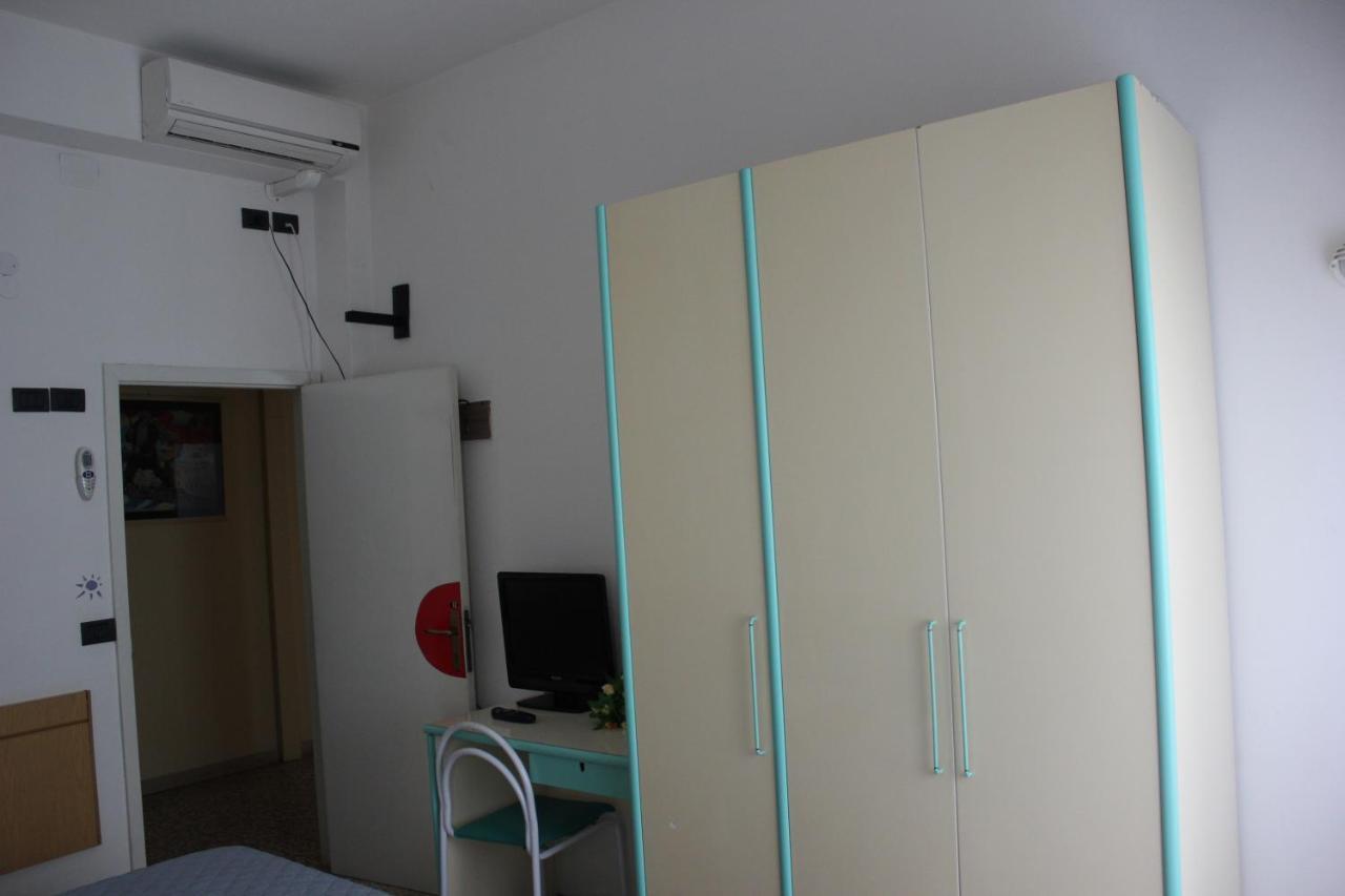 Hotel Sidney Bellaria-Igea Marina Exterior foto